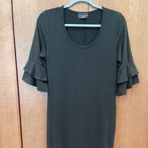 Discreet flutter sleeve dress. Size Large